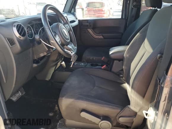 ✅ 2017 Jeep Wrangler Sport • VIN: 1C4AJWAG0HL530608 • Lot: 90857515. Wystawiony na Copart z przebiegiem 42 214 mil. Bezpłatny archiwum sprzedaży aukcyjnych z USA i szczegółowy raport historii pojazdu na DreamBid. Zdjęcie 7.