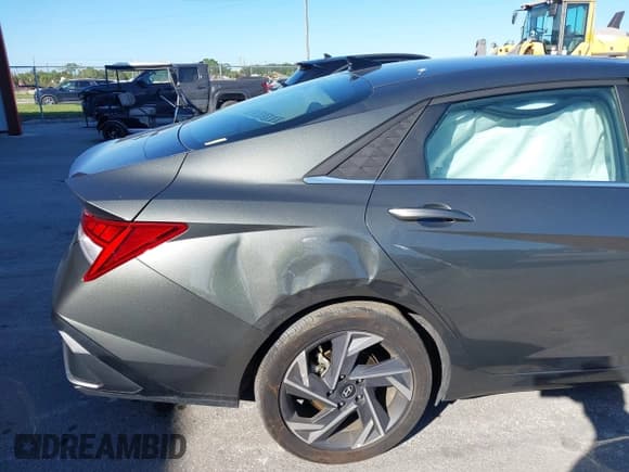 ✅ 2025 Hyundai Elantra SEL Convenience • VIN: KMHLS4DG8SU870687 • Лот: 43585085. Опубликован ранее на IAAI с пробегом 30 077 миль. Бесплатный доступ к архиву аукционных продаж из США и подробный отчёт об истории автомобиля на DreamBid. Изображение 17.