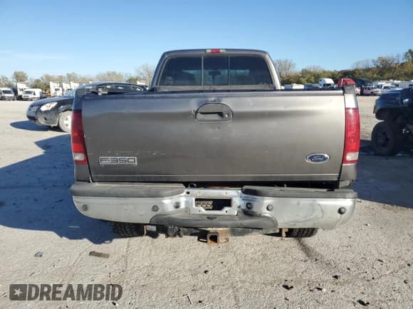 ✅ 2006 Ford F-350 XL • VIN: 1FTWW31P26EA59102 • Лот: 90712335. Опубликован ранее на Copart с пробегом 181 441 миль. Бесплатный доступ к архиву аукционных продаж из США и подробный отчёт об истории автомобиля на DreamBid. Изображение 6.