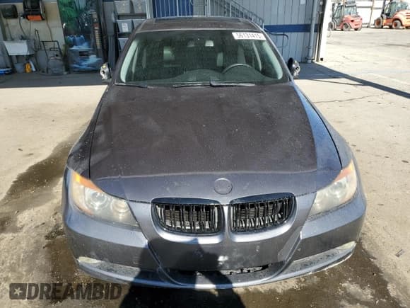 ✅ 2006 BMW 3 Series 325i • VIN: WBAVB17506NK31299 • Lot: 56131415. Wystawiony na Copart z przebiegiem 215 251 mil. Bezpłatny archiwum sprzedaży aukcyjnych z USA i szczegółowy raport historii pojazdu na DreamBid. Zdjęcie 5.