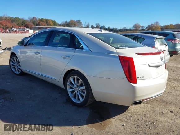 ✅ 2013 Cadillac XTS Luxury • VIN: 2G61P5S30D9132758 • Lot: 43727677. Wystawiony na IAAI z przebiegiem 131 188 mil. Bezpłatny archiwum sprzedaży aukcyjnych z USA i szczegółowy raport historii pojazdu na DreamBid. Zdjęcie 3.