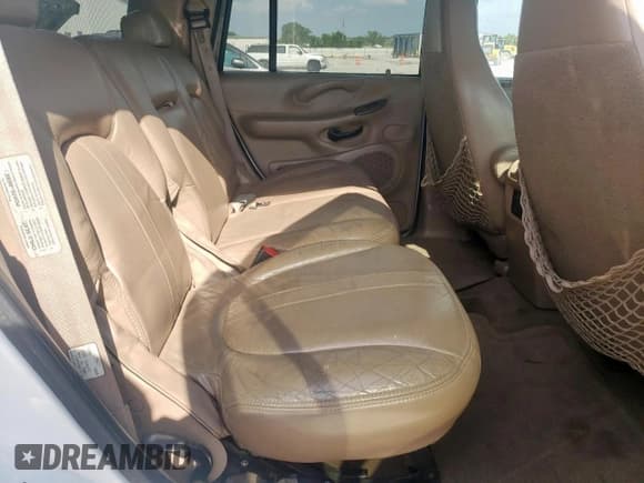 ✅ 1997 Ford Expedition XLT • VIN: 1FMFU18L9VLB66747 • Лот: 54298475. Опубликован ранее на Copart с пробегом 239 800 миль. Бесплатный доступ к архиву аукционных продаж из США и подробный отчёт об истории автомобиля на DreamBid. Изображение 11.