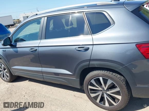 ✅ 2024 Volkswagen Taos SE • VIN: 3VVSX7B23RM047305 • Lot: 42990012. Listed on IAAI with 36,369 mi. Free auction sales archive from the USA and detailed vehicle history report at DreamBid. Image 14.