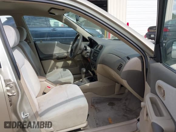 ✅ 2003 Mazda Protege DX • VIN: JM1BJ225430210759 • Lot: 41957515. Listed on IAAI with 186,705 mi. Free auction sales archive from the USA and detailed vehicle history report at DreamBid. Image 5.