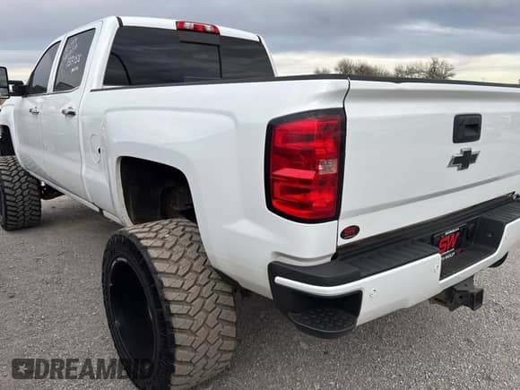 2019 Chevrolet Silverado 3500HD LTZ с VIN 1GC4KXEY5KF160863, выставлен на аукционе Copart как лот 84287364 с пробегом 137 155 миль миль и Чистый • Clean title. История ставок и продаж доступна на DreamBid. Изображение 3.