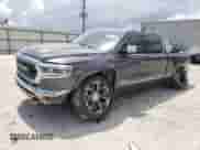 2019 Ram 1500 Limited z VIN 1C6SRFPT7KN690585, wystawiony jako Copart lot #62346455 z przebiegiem 80 049 mil mil oraz Szkoda całkowita • Salvage title. Historia ofert i sprzedaży dostępna na DreamBid. Obrazek 1.