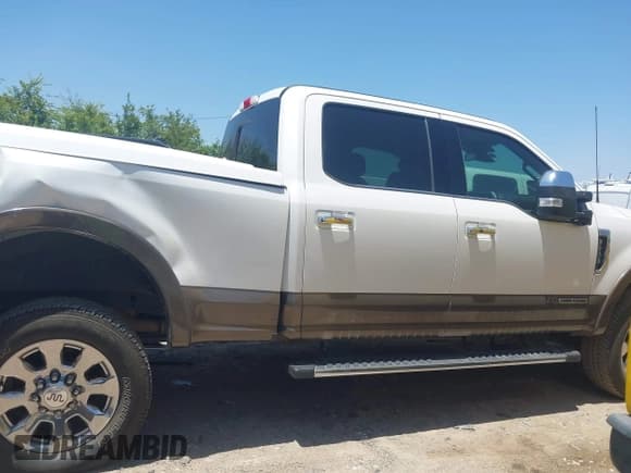✅ 2017 Ford F-250 Lariat • VIN: 1FT7W2BT4HEE93907 • Лот: 42835021. Опубликован ранее на IAAI с пробегом 125 644 миль. Бесплатный доступ к архиву аукционных продаж из США и подробный отчёт об истории автомобиля на DreamBid. Изображение 14.