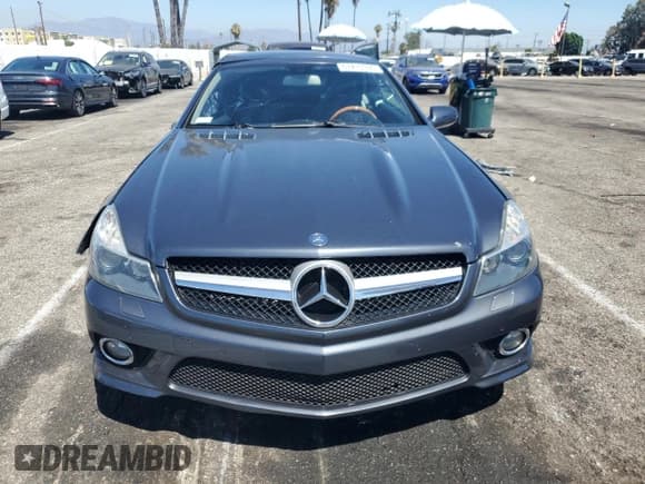 ✅ 2009 Mercedes-Benz SL 550 • VIN: WDBSK71FX9F153489 • Lot: 67270335. Listed on Copart with 93,419 mi. Free auction sales archive from the USA and detailed vehicle history report at DreamBid. Image 5.