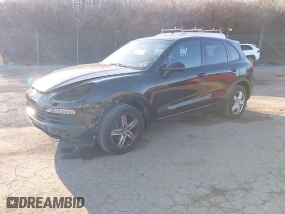 ✅ 2014 Porsche Cayenne • VIN: WP1AA2A27ELA93844 • Lot: 41544491. Listed on IAAI with 69,967 mi. Free auction sales archive from the USA and detailed vehicle history report at DreamBid. Image 18.