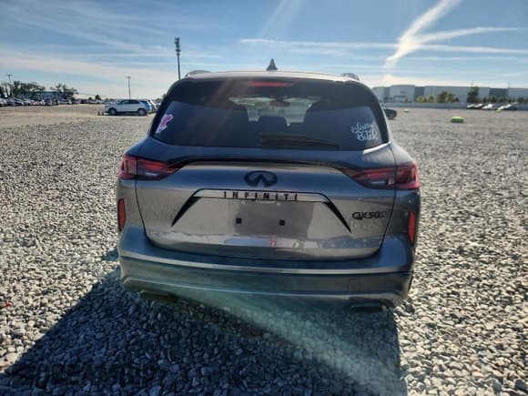 ✅ 2023 Infiniti QX50 Sport • VIN: 3PCAJ5FA0PF114462 • Lot: 92500315. Wystawiony na Copart z przebiegiem 31 476 mil. Bezpłatny archiwum sprzedaży aukcyjnych z USA i szczegółowy raport historii pojazdu na DreamBid. Zdjęcie 6.