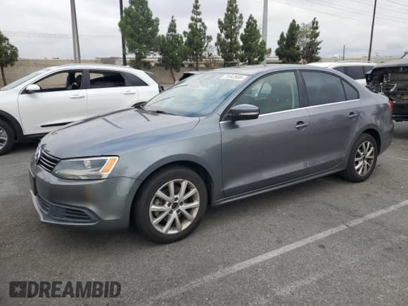 ✅ 2013 Volkswagen Jetta SE • VIN: 3VWDP7AJ6DM357938 • Lot: 71943955. Listed on Copart with 138,408 mi. Free auction sales archive from the USA and detailed vehicle history report at DreamBid. Image 1.