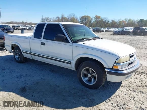 ✅ 2003 Chevrolet S-10 LS • VIN: 1GCCS19X738256607 • Лот: 41833706. Опубликован ранее на IAAI с пробегом 98 740 миль. Бесплатный доступ к архиву аукционных продаж из США и подробный отчёт об истории автомобиля на DreamBid. Изображение 1.