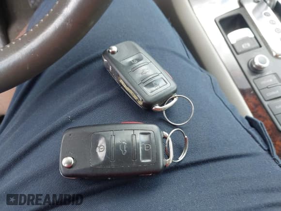 ✅ 2009 Audi A8 • VIN: WAULV94E99N005994 • Lot: 42189967. Wystawiony na IAAI z przebiegiem 94 766 mil. Bezpłatny archiwum sprzedaży aukcyjnych z USA i szczegółowy raport historii pojazdu na DreamBid. Zdjęcie 11.