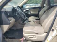 ✅ 2007 Toyota RAV4 Limited • VIN: JTMBK31V276018442 • Lot: 63132975. Wystawiony na Copart z przebiegiem 178 740 mil. Bezpłatny archiwum sprzedaży aukcyjnych z USA i szczegółowy raport historii pojazdu na DreamBid. Zdjęcie 7.