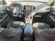 ✅ 2014 Jeep Cherokee Latitude • VIN: 1C4PJMCSXEW232304 • Lot: 62127125. Wystawiony na Copart z przebiegiem 168 602 mil. Bezpłatny archiwum sprzedaży aukcyjnych z USA i szczegółowy raport historii pojazdu na DreamBid. Zdjęcie 8.