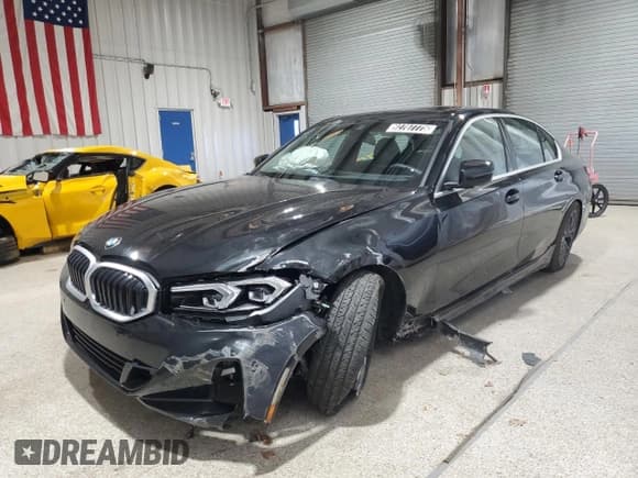 ✅ 2025 BMW 3 Series 330i • VIN: 3MW69CW02S8F30744 • Lot: 92707775. Listed on Copart with 31,702 mi. Free auction sales archive from the USA and detailed vehicle history report at DreamBid. Image 1.
