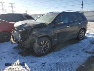 ✅ 2013 Kia Sorento SX • VIN: 5XYKWDA20DG379869 • Lot: 71977495. Listed on Copart with 95,230 mi. Free auction sales archive from the USA and detailed vehicle history report at DreamBid. Image 1.
