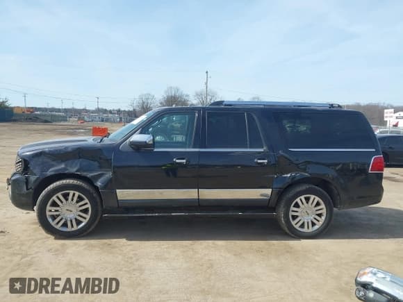✅ 2011 Lincoln Navigator • VIN: 5LMJJ3J59BEJ03901 • Лот: 41757530. Опубликован ранее на IAAI с пробегом 201 002 миль. Бесплатный доступ к архиву аукционных продаж из США и подробный отчёт об истории автомобиля на DreamBid. Изображение 15.