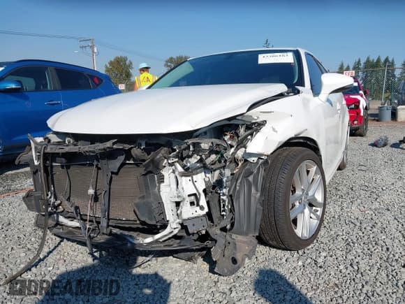 ✅ 2014 Lexus CT 200h • VIN: JTHKD5BH0E2185402 • Lot: 43386162. Wystawiony na IAAI z przebiegiem 110 681 mil. Bezpłatny archiwum sprzedaży aukcyjnych z USA i szczegółowy raport historii pojazdu na DreamBid. Zdjęcie 6.