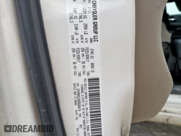 ✅ 2011 Chrysler Town & Country Limited • VIN: 2A4RR6DG0BR688074 • Лот: 69177755. Опубликован ранее на Copart с пробегом 185 046 миль. Бесплатный доступ к архиву аукционных продаж из США и подробный отчёт об истории автомобиля на DreamBid. Изображение 13.