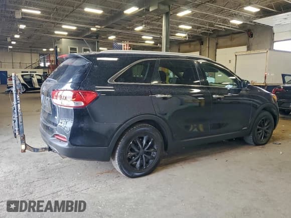 ✅ 2017 Kia Sorento LX • VIN: 5XYPGDA32HG324681 • Lot: 94002405. Listed on Copart with 92,403 mi. Free auction sales archive from the USA and detailed vehicle history report at DreamBid. Image 3.