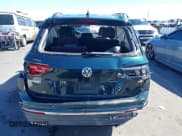 ✅ 2018 Volkswagen Tiguan SEL • VIN: 3VV3B7AX1JM213874 • Lot: 43407479. Wystawiony na IAAI z przebiegiem 59 771 mil. Bezpłatny archiwum sprzedaży aukcyjnych z USA i szczegółowy raport historii pojazdu na DreamBid. Zdjęcie 15.