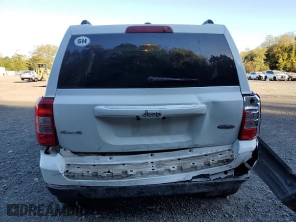 ✅ 2016 Jeep Patriot High Altitude • VIN: 1C4NJRFB0GD707070 • Lot: 82214085. Listed on Copart with 77,617 mi. Free auction sales archive from the USA and detailed vehicle history report at DreamBid. Image 6.