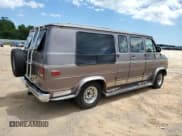 ✅ 1993 GMC Vandura • VIN: 1GDEG25KXPF515257 • Lot: 56179665. Wystawiony na Copart z przebiegiem 308 324 mil. Bezpłatny archiwum sprzedaży aukcyjnych z USA i szczegółowy raport historii pojazdu na DreamBid. Zdjęcie 3.