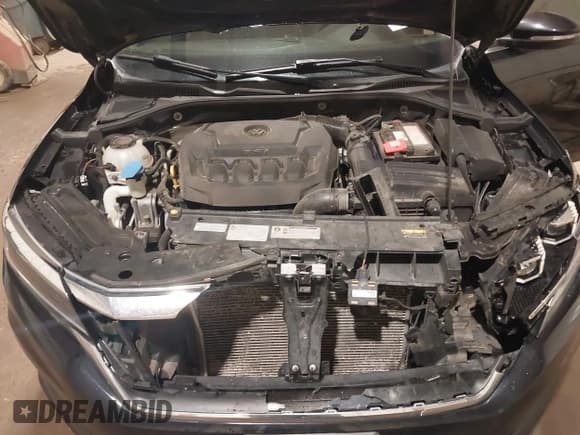 ✅ 2020 Volkswagen Passat SE • VIN: 1VWWA7A32LC012515 • Lot: 42448468. Listed on IAAI with 138,300 mi. Free auction sales archive from the USA and detailed vehicle history report at DreamBid. Image 10.