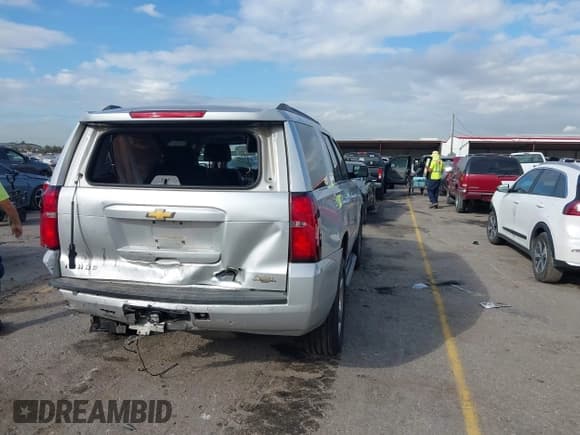 ✅ 2018 Chevrolet Tahoe LT • VIN: 1GNSKBKC5JR304922 • Lot: 43475502. Wystawiony na IAAI z przebiegiem 217 239 mil. Bezpłatny archiwum sprzedaży aukcyjnych z USA i szczegółowy raport historii pojazdu na DreamBid. Zdjęcie 4.