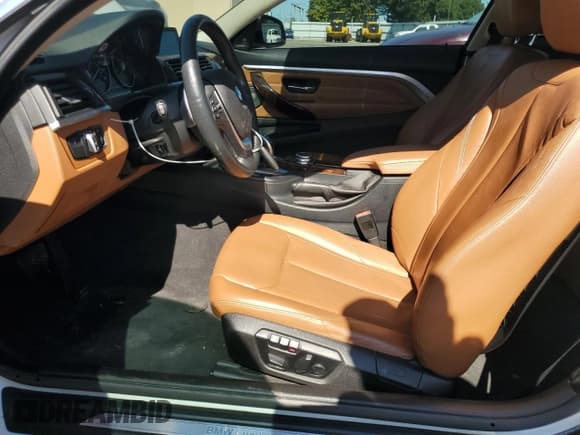 ✅ 2014 BMW 4 Series 435i xDrive • VIN: WBA3R5C51EK187720 • Лот: 85167475. Опубликован ранее на Copart с пробегом 106 165 миль. Бесплатный доступ к архиву аукционных продаж из США и подробный отчёт об истории автомобиля на DreamBid. Изображение 7.