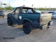 ✅ 1992 Ford Bronco XL • VIN: 1FMEU15N1NLA67132 • Lot: 41451821. Wystawiony na IAAI z przebiegiem Nie podano. Bezpłatny archiwum sprzedaży aukcyjnych z USA i szczegółowy raport historii pojazdu na DreamBid. Zdjęcie 3.