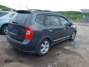 ✅ 2007 Kia Rondo EX • VIN: KNAFG526677080844 • Лот: 42242066. Опубликован ранее на IAAI с пробегом 163 936 миль. Бесплатный доступ к архиву аукционных продаж из США и подробный отчёт об истории автомобиля на DreamBid. Изображение 4.