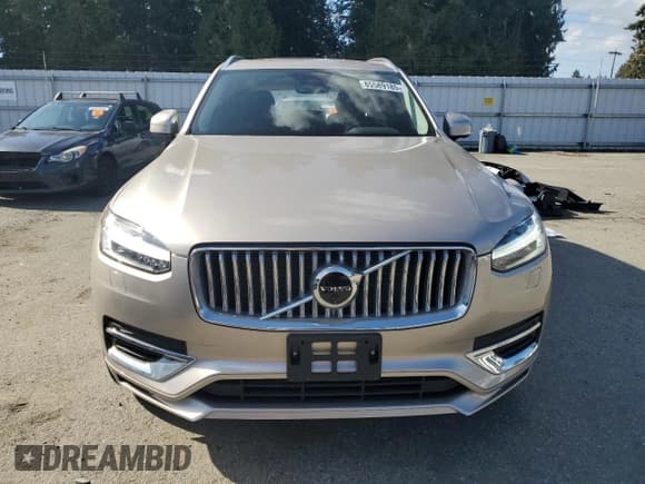 ✅ 2024 Volvo XC90 Plus Bright Theme • VIN: YV4H60CE9R1212876 • Lot: 85589185. Listed on Copart with 4,862 mi. Free auction sales archive from the USA and detailed vehicle history report at DreamBid. Image 5.
