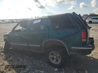✅ 1998 Chevrolet Blazer LS • VIN: 1GNCS13W8W2276282 • Lot: 61749045. Wystawiony na Copart z przebiegiem Nie podano. Bezpłatny archiwum sprzedaży aukcyjnych z USA i szczegółowy raport historii pojazdu na DreamBid. Zdjęcie 2.