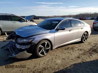 2018 Honda Accord Sport z VIN 1HGCV2E37JA050176, wystawiony jako Copart lot #88069025 z przebiegiem 108 969 mil mil oraz Szkoda całkowita • Salvage title. Historia ofert i sprzedaży dostępna na DreamBid. Obrazek 1.