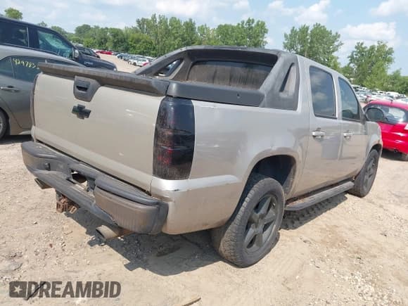 ✅ 2007 Chevrolet Avalanche LTZ • VIN: 3GNFK12317G142713 • Лот: 42985024. Опубликован ранее на IAAI с пробегом 276 175 миль. Бесплатный доступ к архиву аукционных продаж из США и подробный отчёт об истории автомобиля на DreamBid. Изображение 4.