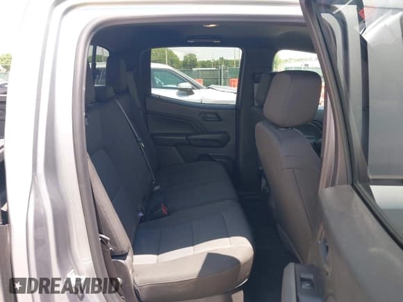 ✅ 2025 Chevrolet Colorado 4WD Work Truck • VIN: 1GCPTBEK6S1131541 • Lot: 42496564. Listed on IAAI with 3,041 mi. Free auction sales archive from the USA and detailed vehicle history report at DreamBid. Image 8.