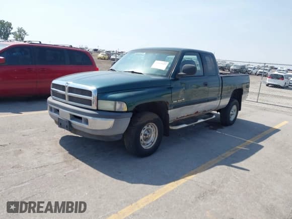 ✅ 2001 Dodge 1500 • VIN: 1B7HF13Z81J580952 • Lot: 43189449. Wystawiony na IAAI z przebiegiem 201 741 mil. Bezpłatny archiwum sprzedaży aukcyjnych z USA i szczegółowy raport historii pojazdu na DreamBid. Zdjęcie 2.