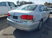 ✅ 2012 Volkswagen Jetta SE • VIN: 3VWDP7AJ1CM402542 • Lot: 43836428. Wystawiony na IAAI z przebiegiem 127 197 mil. Bezpłatny archiwum sprzedaży aukcyjnych z USA i szczegółowy raport historii pojazdu na DreamBid. Zdjęcie 4.