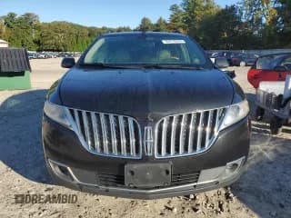 ✅ 2015 Lincoln MKX • VIN: 2LMDJ8JK9FBL23161 • Lot: 84218245. Wystawiony na Copart z przebiegiem 190 246 mil. Bezpłatny archiwum sprzedaży aukcyjnych z USA i szczegółowy raport historii pojazdu na DreamBid. Zdjęcie 5.