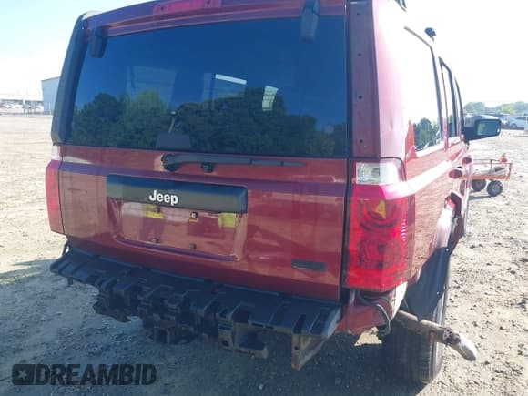 ✅ 2007 Jeep Commander Sport • VIN: 1J8HH48P87C553761 • Lot: 42442898. Listed on IAAI with 171,863 mi. Free auction sales archive from the USA and detailed vehicle history report at DreamBid. Image 6.