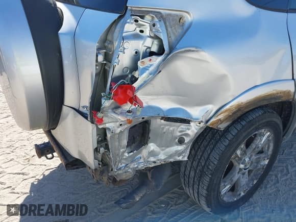 ✅ 2006 Toyota RAV4 Sport • VIN: JTMBK32V165000890 • Lot: 41882078. Listed on IAAI with 184,761 mi. Free auction sales archive from the USA and detailed vehicle history report at DreamBid. Image 13.