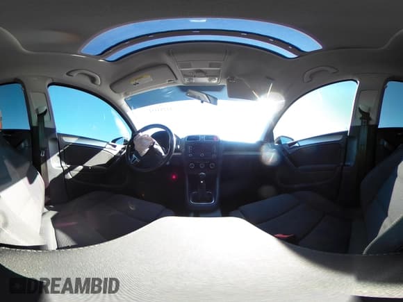 ✅ 2013 Volkswagen Golf TDI w/Sunroof & Nav • VIN: WVWNM7AJ5DW061759 • Лот: 43293151. Опубликован ранее на IAAI с пробегом 180 109 миль. Бесплатный доступ к архиву аукционных продаж из США и подробный отчёт об истории автомобиля на DreamBid. Изображение 18.