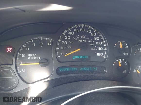 ✅ 2005 Chevrolet Suburban Z71 • VIN: 3GNFK16Z25G208049 • Lot: 43455756. Listed on IAAI with 245,613 mi. Free auction sales archive from the USA and detailed vehicle history report at DreamBid. Image 7.