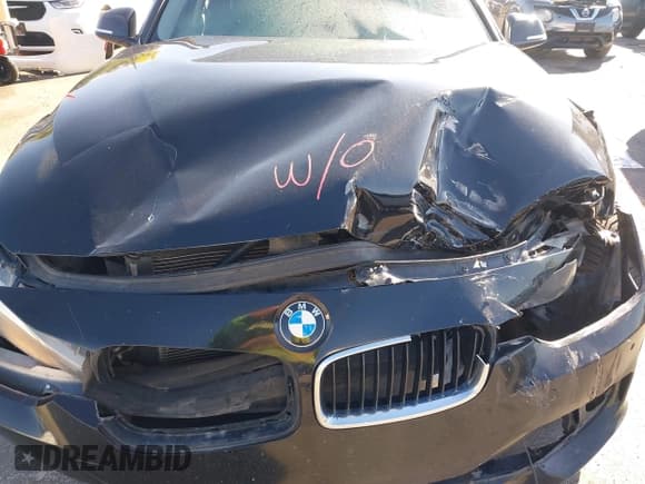 ✅ 2014 BMW 3 Series 328d xDrive • VIN: WBA3D5C5XEKX98831 • Lot: 43373645. Listed on IAAI with 262,316 mi. Free auction sales archive from the USA and detailed vehicle history report at DreamBid. Image 10.