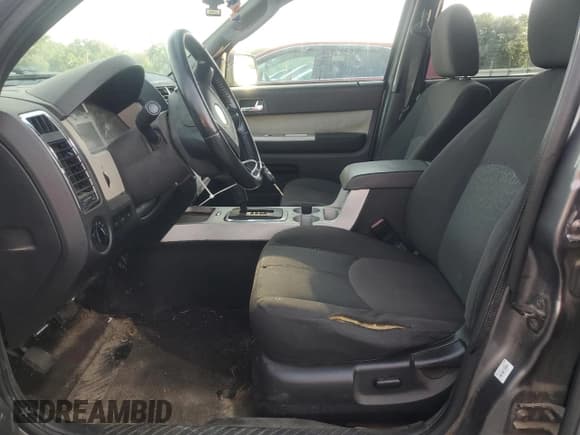 ✅ 2010 Mercury Mariner • VIN: 4M2CN9BG2AKJ06110 • Lot: 56199765. Listed on Copart with 153,159 mi. Free auction sales archive from the USA and detailed vehicle history report at DreamBid. Image 7.