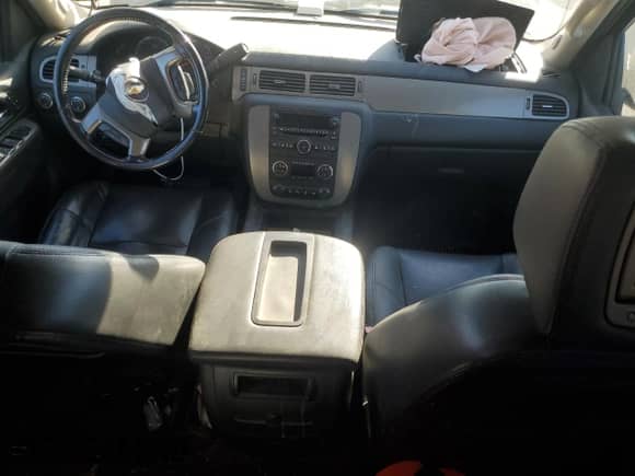 2013 Chevrolet Silverado 3500HD High Country с VIN 1GC4K1E81DF176333, выставлен на аукционе Copart как лот 73787914 с пробегом 173 751 миль миль и Чистый • Clean title. История ставок и продаж доступна на DreamBid. Изображение 8.