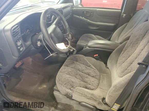 ✅ 2002 Chevrolet S-10 LS • VIN: 1GCDT13W62K232575 • Lot: 44351465. Listed on Copart with 84,215 mi. Free auction sales archive from the USA and detailed vehicle history report at DreamBid. Image 7.