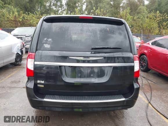 ✅ 2011 Chrysler Town & Country Touring L • VIN: 2A4RR8DG6BR641157 • Lot: 43289483. Wystawiony na IAAI z przebiegiem 205 673 mil. Bezpłatny archiwum sprzedaży aukcyjnych z USA i szczegółowy raport historii pojazdu na DreamBid. Zdjęcie 17.